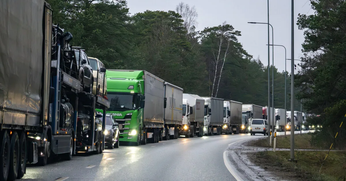 After the closure of the Paternieki checkpoint, Latvian carriers are looking towards Lithuania and Poland