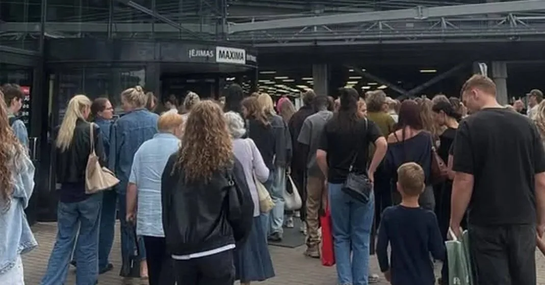 Incidents in Kaunas center: Evacuation in "Akropolis", gas pipe damaged on the street