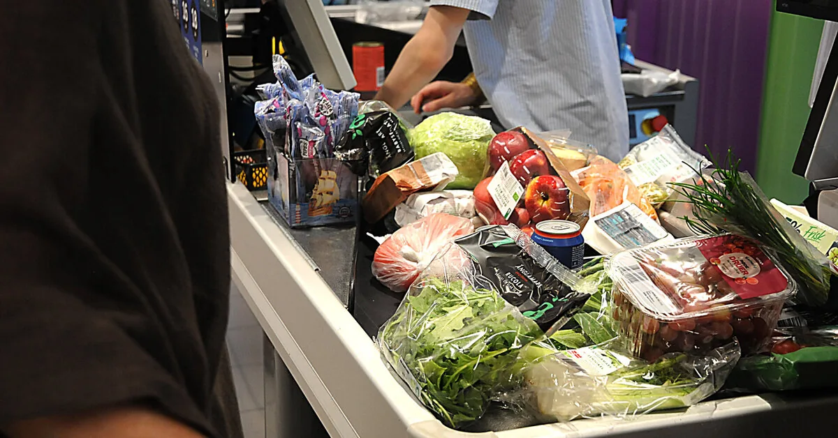 Retail trade volume in the euro area decreased by 0.3% in June, and in the EU by 0.1%.