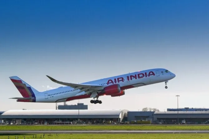 Shutterstock image / Air India plane