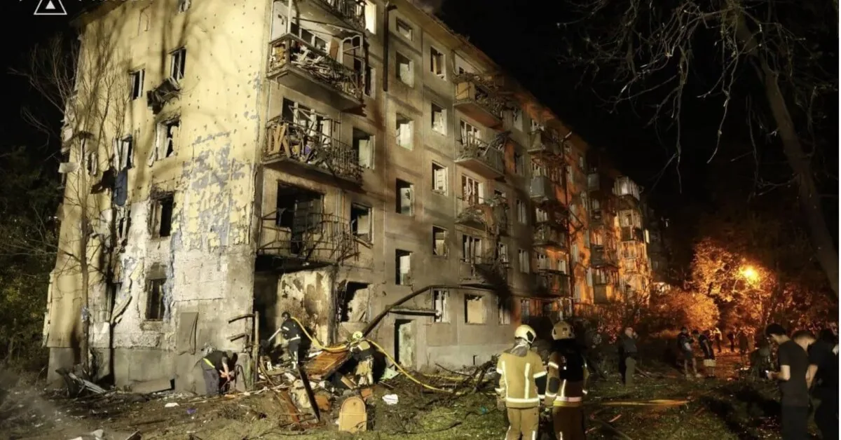 Massive Russian attack in Kyiv: houses collapsed, people trapped under the rubble