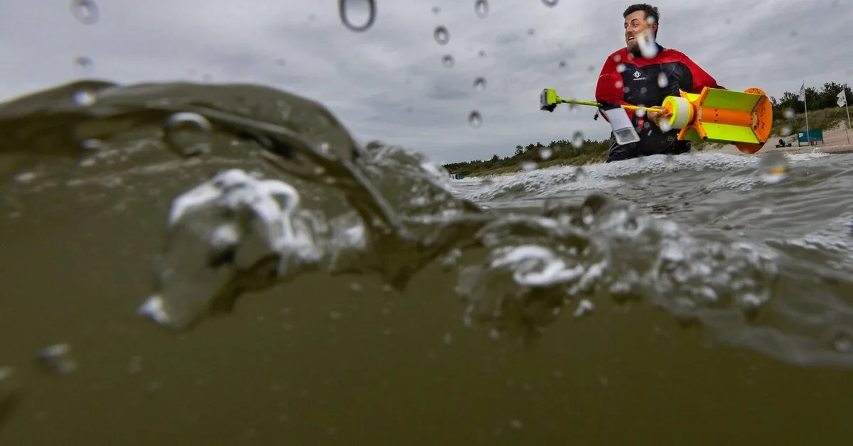 Lithuanian scientists study currents that attract people to the Baltic Sea