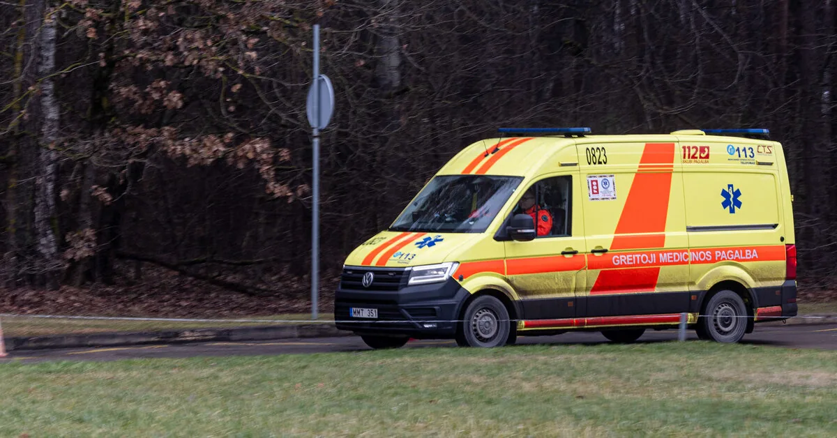Tragedy in Jurbarkas district: motorcyclist who went off the road died in hospital