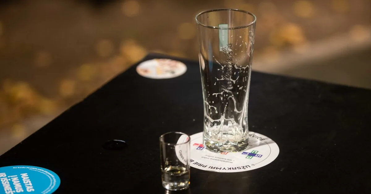 Beer during lunch break: can the employee afford it?