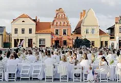 Baltoji vakarienė Kėdainių Didžiojoje rinkos aikštėje