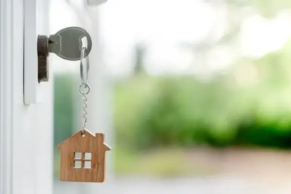 Real estate transaction without leaving home: what not everyone knows about remote notary services