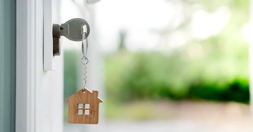 Real estate transaction without leaving home: what not everyone knows about remote notary services