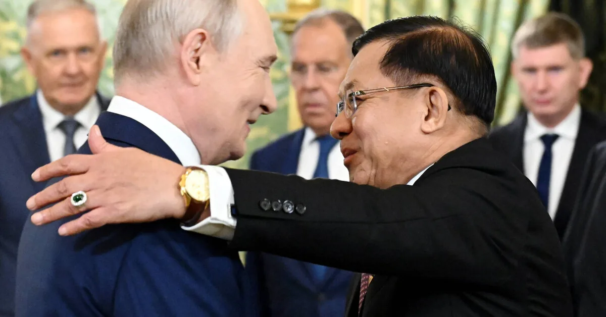 Vladimir Putin received the leader of Myanmar at the Kremlin