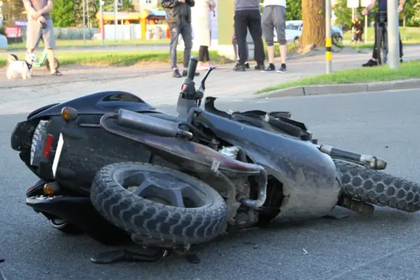 In Vilnius district, a motorcycle hit a pedestrian who ran onto the road – three people ended up in the hospital