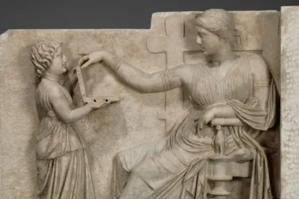 2000-year-old statue heats passions: does it depict a laptop?