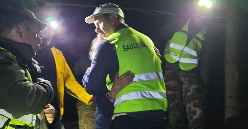 Plungė riflemen told a dramatic story of how an elderly woman lost in the forest was found