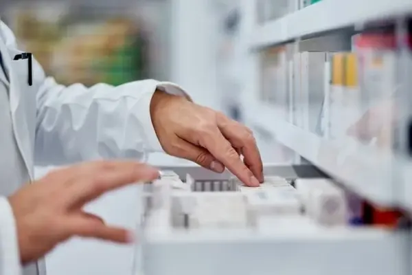Pharmacist shortage in Lithuania has reached an unprecedented level: in some places, pharmacies even have to be closed