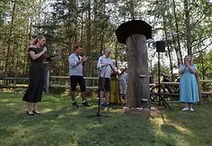 Stripeikiuose užgimė Bičių Respublika: ambasadoriumi tapo Valinskas