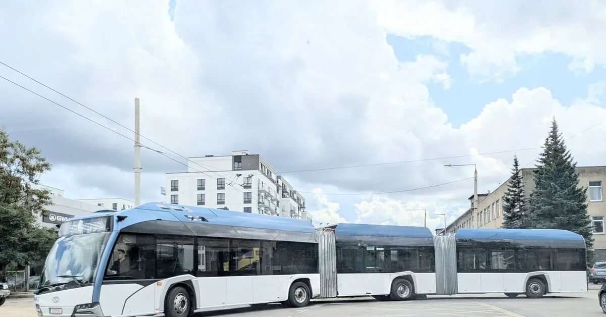 In Vilnius – a never-before-seen bus: will it fit in the narrow streets?
