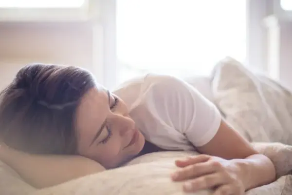 A strange sleep trick is spreading on social media: those who tried it were left surprised