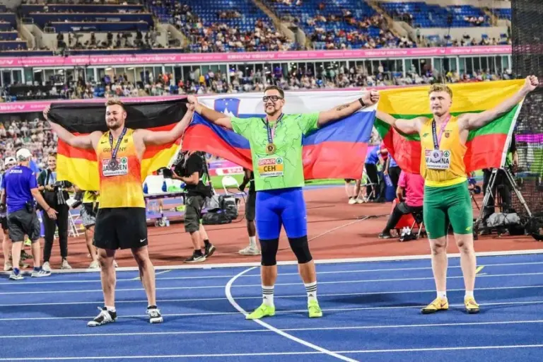Alfredo Pliadžio/LLAF photo/Henrikas Janssenas, Kristjanas Čehas, Mykolas Alekna