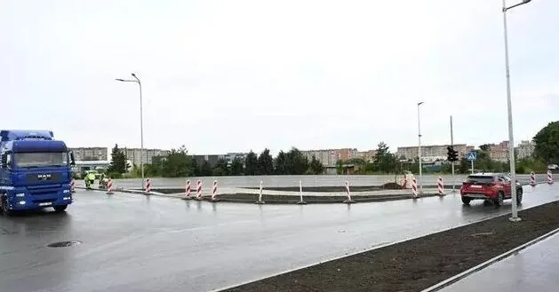 Next to the intersection – an unusual square, the first of its kind in the city