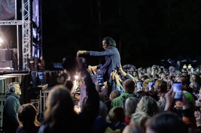Gretos Skaraitienės / BNS photo / „Nick Cave & The Bad Seeds“ concert at Vilnius Kalnų Park