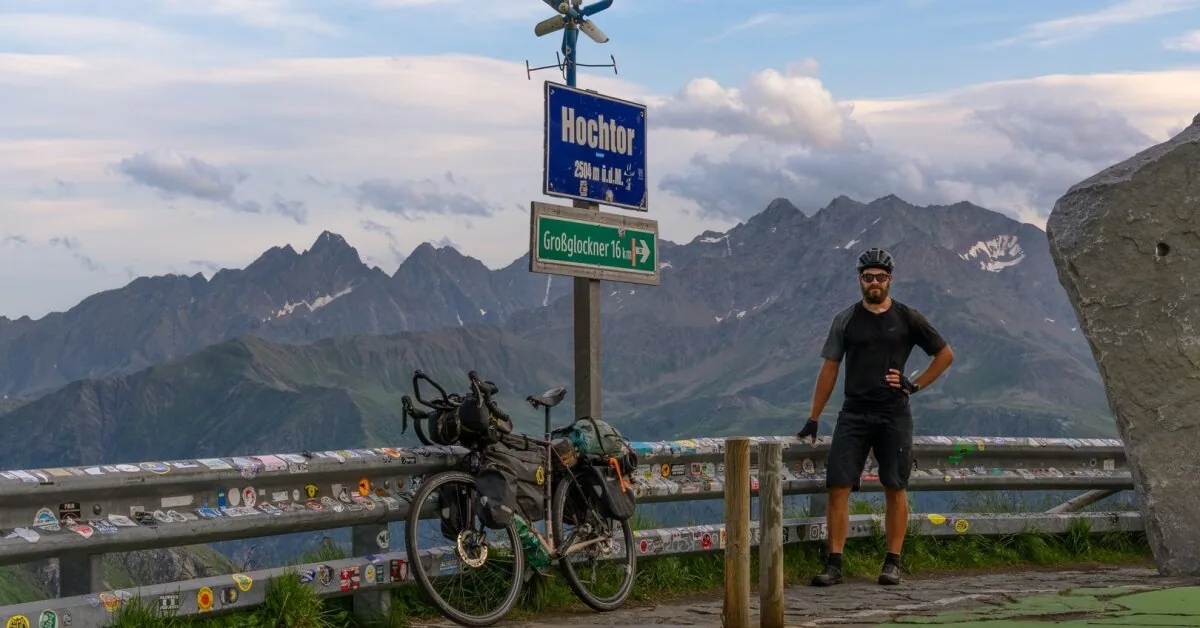 From Plungė to the world: Laimonas, who cycled 120 thousand kilometers, talks about how he protects himself from bears and what item he never leaves home without