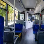 Mažametei autobuso vairuotojas nepardavė lengvatinio bilieto: vežėjas paaiškino, kas buvo teisus
