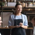 Stop making this common mistake in restaurants: you are actually not helping the waiters this way