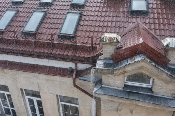 Over 10 days in July – almost a month's rain: what signs in apartment buildings should not be ignored?