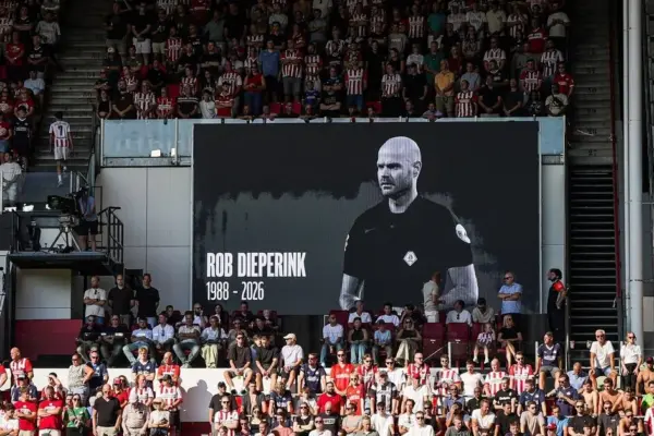 Unusual situation and the whole story: football fans buzzed during the minute of silence