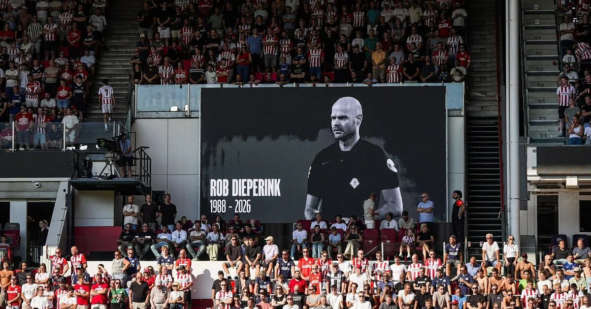 Unusual situation and the whole story: football fans buzzed during the minute of silence