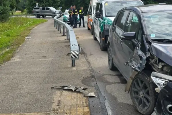 In Šilutė district, a "Toyota" crashed into barriers