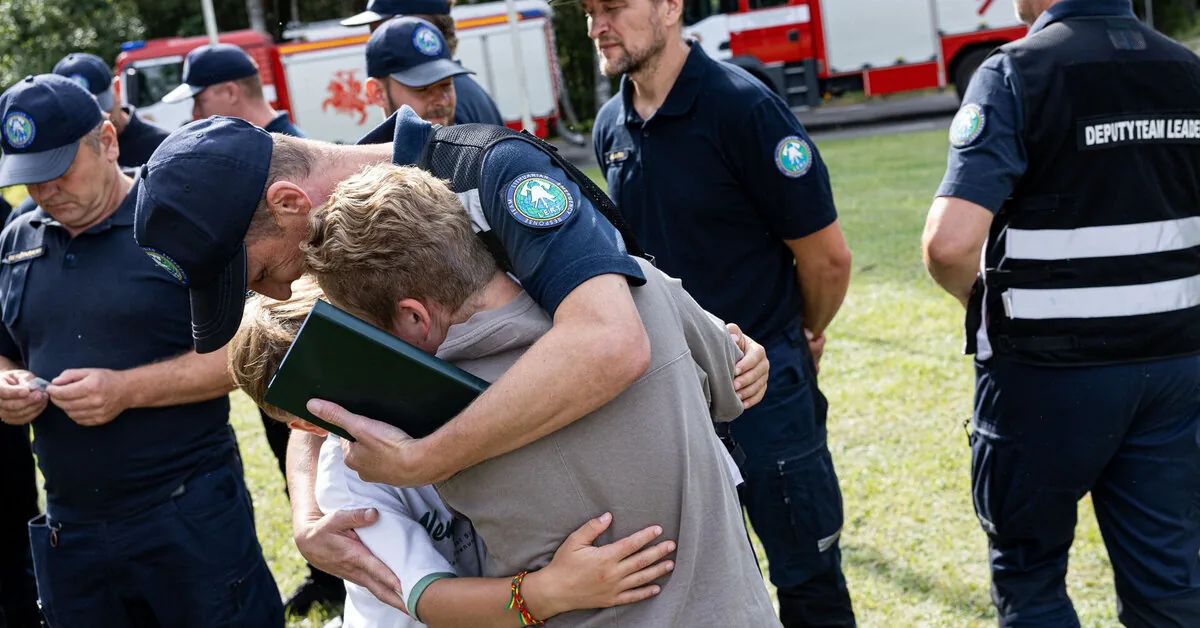 Firefighters who helped extinguish forest fires in Southern France welcomed in Vilnius