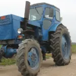 Drunk tractor driver veered off the road – passenger with nearly 3 per mille blood alcohol level taken to hospital