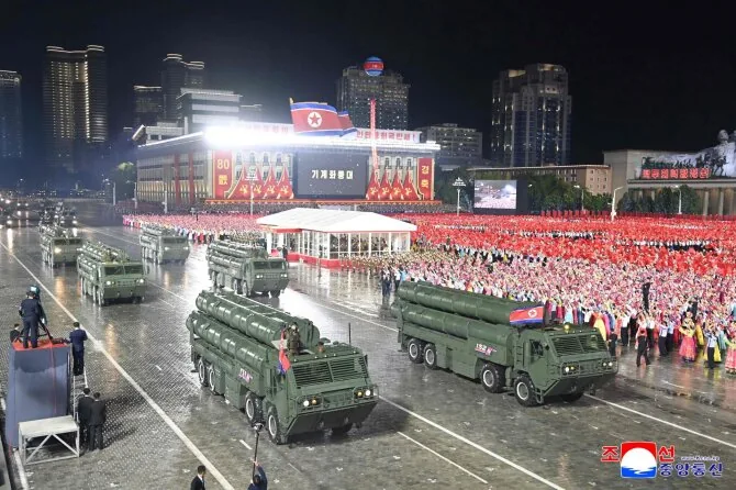 North Korean military parade / STR / AFP