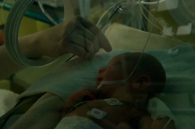 Unsplash.com photo/Baby in hospital (illustrative photo)