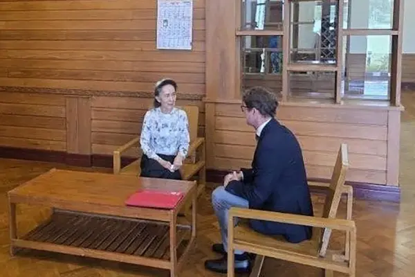 Aung San Suu Kyi detained in Myanmar met with a Red Cross representative