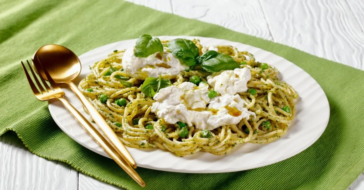 Danguolė's pasta with burrata and pesto sauce – a quick dinner reminiscent of Italy