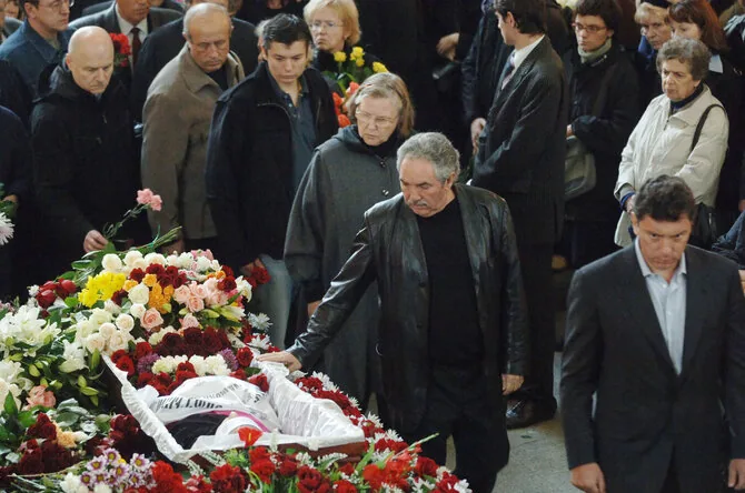 Photo by Vida Press/Anna Politkovskaya's funeral