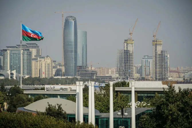 Baku / Greggory Zzyzx / Alamy