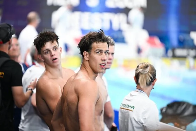 LTU Aquatics/Dariaus Kibirkščio nuotr./Europos plaukimo čempionato akimirka. Kristupas Trepočka ir Tomas Navikonis