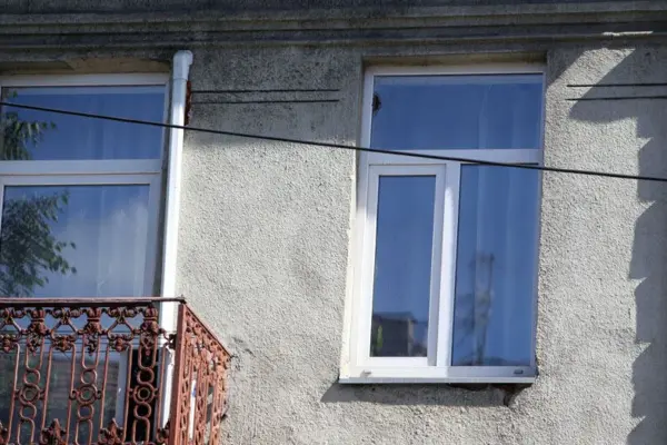 In Panevėžys, a drunk man is suspected of pushing another person out of a window