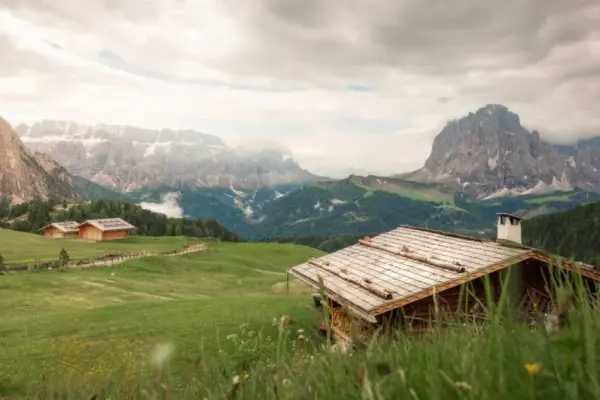 Dream job in the Alps? Tenant wanted for a cabin at 1571 m altitude
