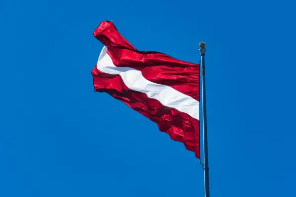 A Russian citizen living in Latvia regularly transferred money to support the Russian army