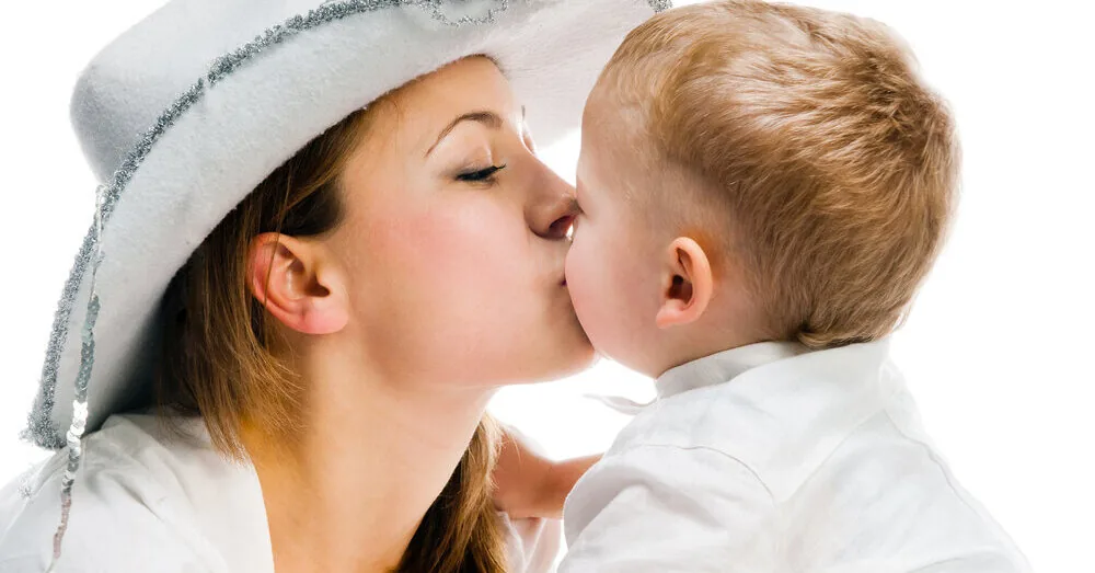 A parent's kiss on a child's lips: when does an expression of love become a boundary that must not be crossed?