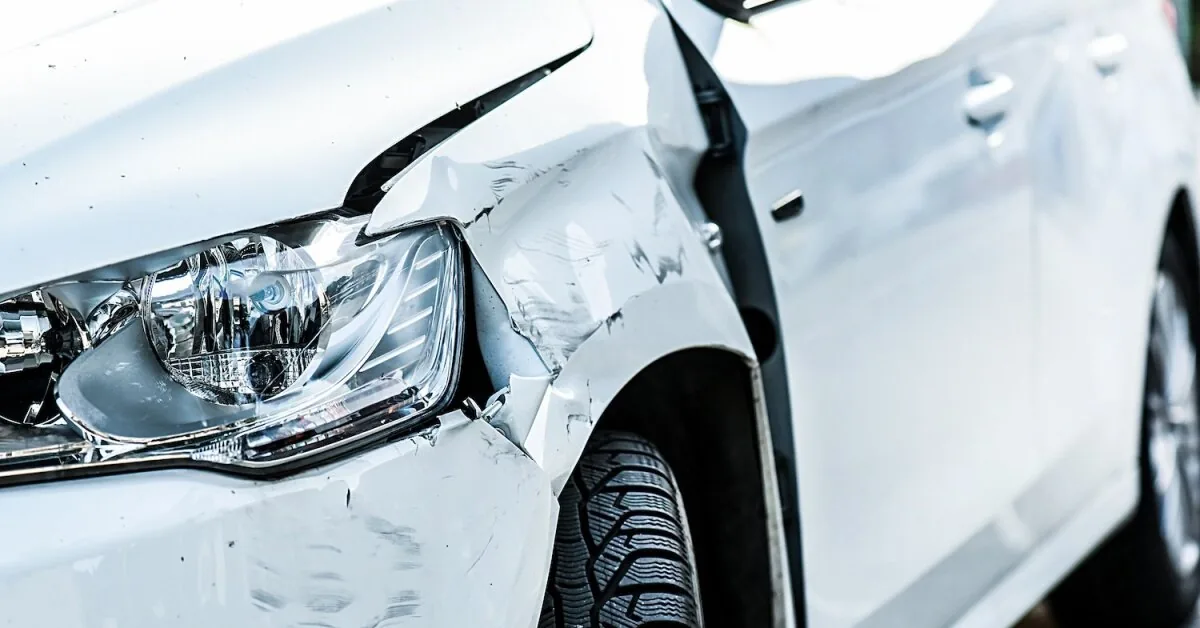 4 cars damaged on one street in Kaunas