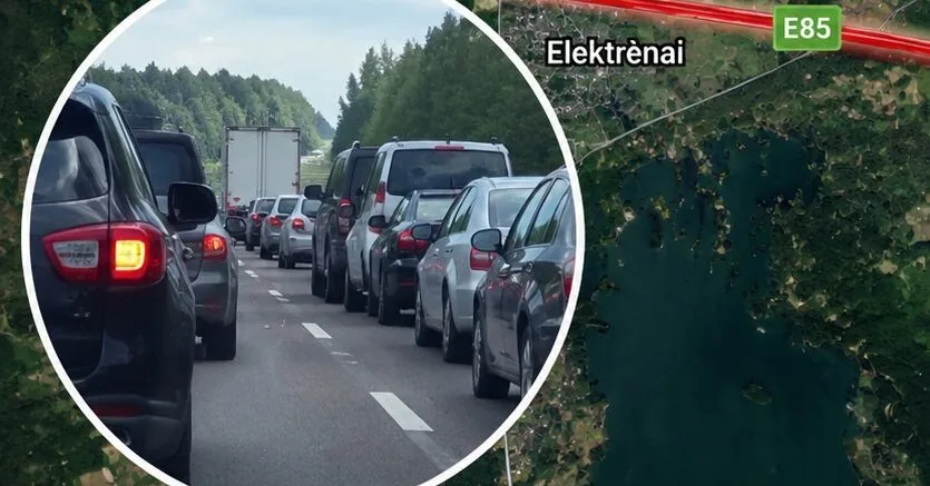 Važiavę iš Kauno į Vilnių strigo spūstyje: paaiškėjo priežastis