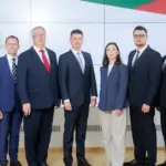 The Minister of the Interior is advised by a political scientist, former police and VSAT officers