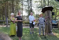 Stripeikiuose užgimė Bičių Respublika: ambasadoriumi tapo Valinskas