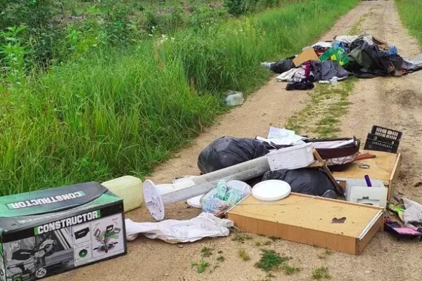 Ordered waste removal through "Facebook," and the garbage ended up in a state forest