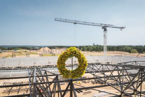 National Stadium construction gains momentum: structure completed ahead of schedule