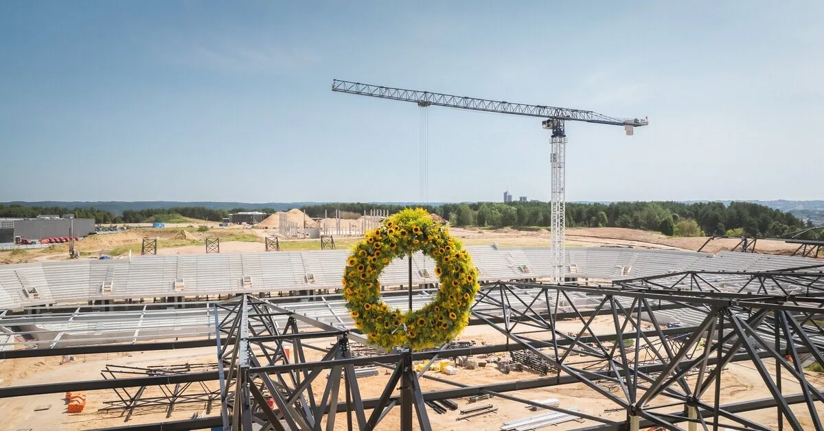 National Stadium construction gains momentum: structure completed ahead of schedule