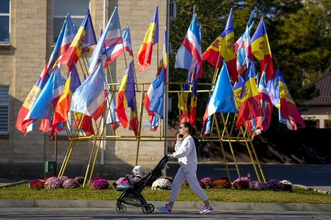 Moldovoje vykta antrasis prezidento rinkimų turas / Vadim Ghirda / AP